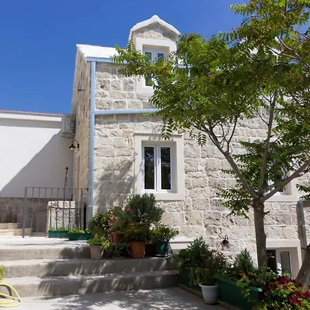 Petit In Brela, Private Pool Vila *