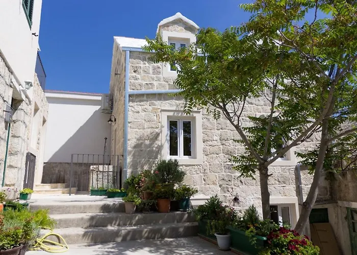 Petit In Brela, Private Pool فيلة *